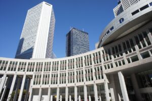 パーソナルジムとスポーツジムの特徴は何ですか？